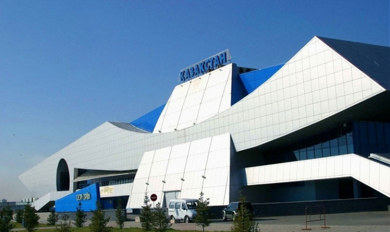 Построенный по инициативе Назарбаева дворец спорта на грани развала