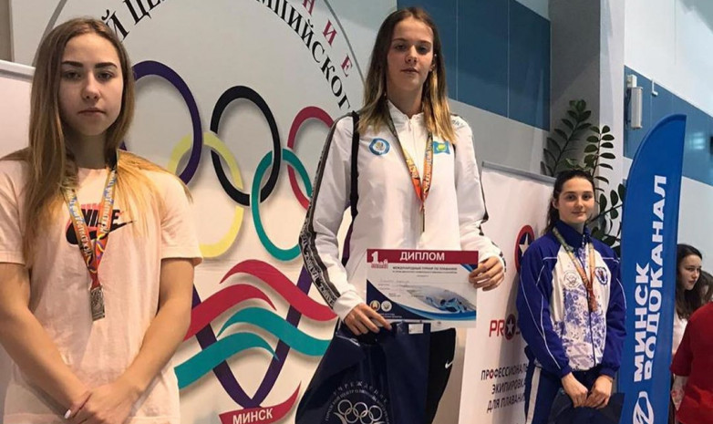 Казахстанцы завоевали 7 медалей во второй день турнира по плаванию в Минске