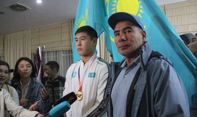 Актау встретил чемпиона мира Бекзада Нурдаулетова и его тренера