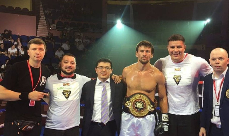 Екі қазақстандық боксшы  IBO рейтингінен шығып қалды
