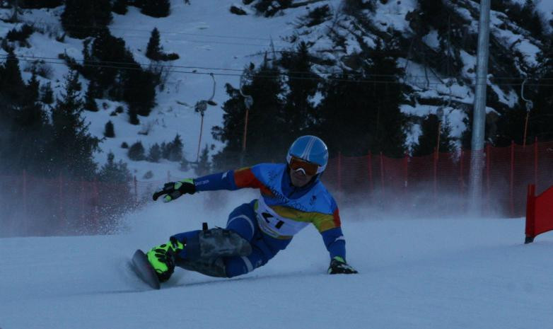 Роллан Садыков квалифицировался на Кубок мира по сноуборду в 2020 году