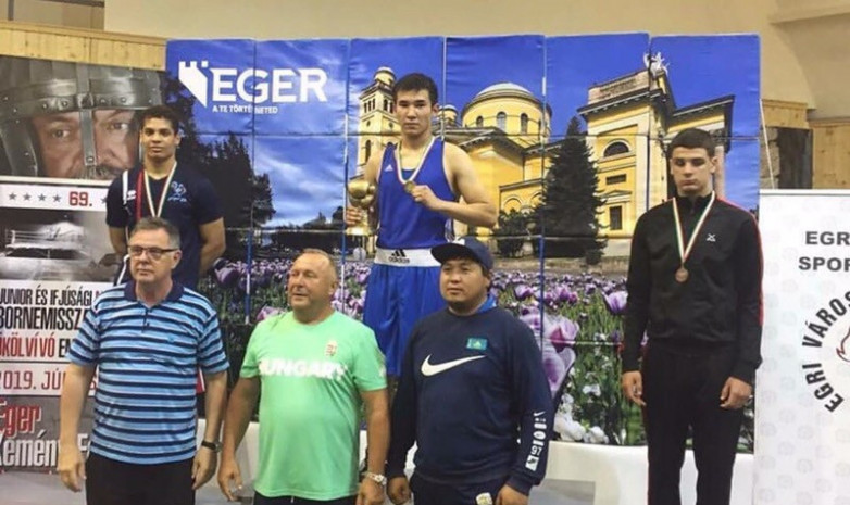 Казахстан завоевал 14 медалей на международном турнире в Венгрии