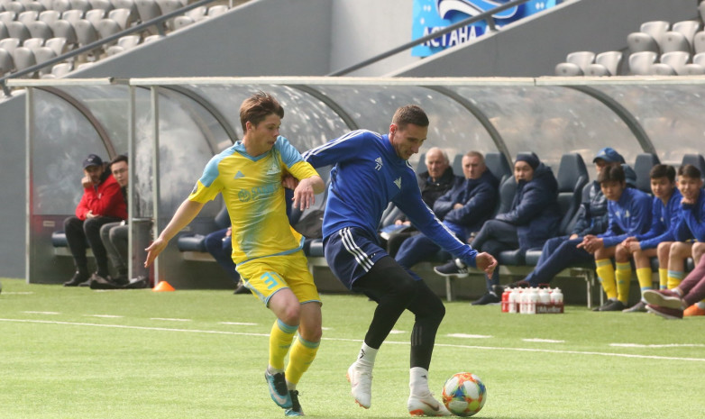 Футболисты «Астаны» провели матч с «Астана-М»