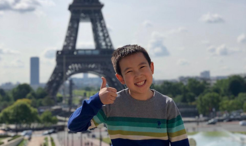 Восьмилетний казахстанец занял 1 место на чемпионате по шахматам во Франции