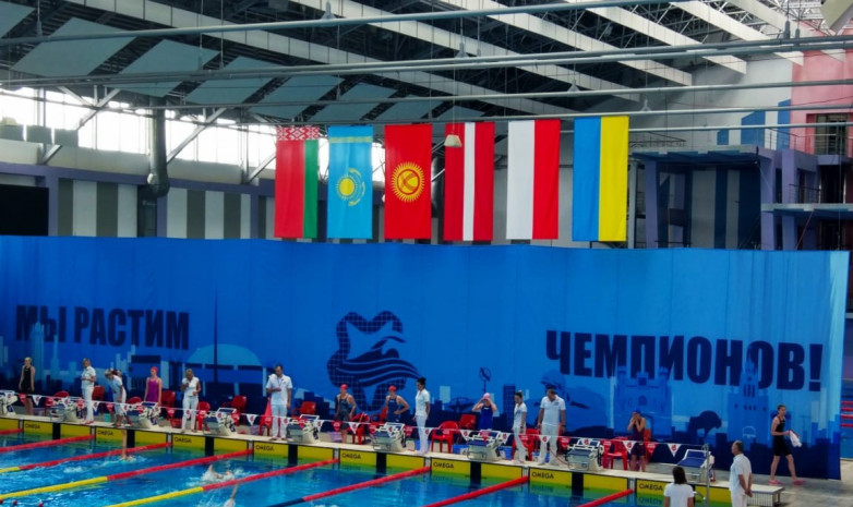 Казахстанские пловцы выступят в четырех финалах на турнире в Беларуси