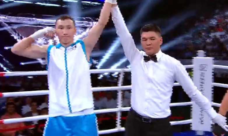 Казахстанский легковес трижды отправил соперника в нокдаун в первом раунде боя в Алматы