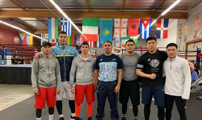 Представители казахстанской сборной по боксу отправились в США на совместные сборы с профи