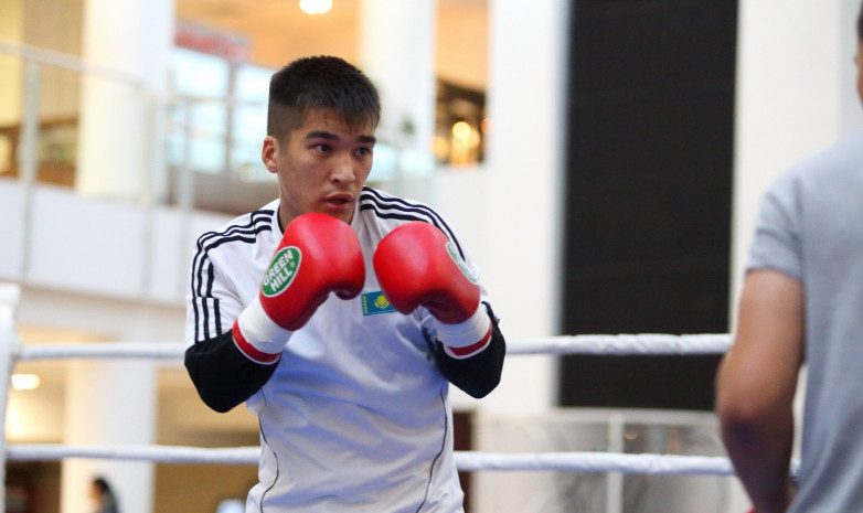 Сменились место и дата возвращения на ринг казахстанского боксера после четырех лет простоя