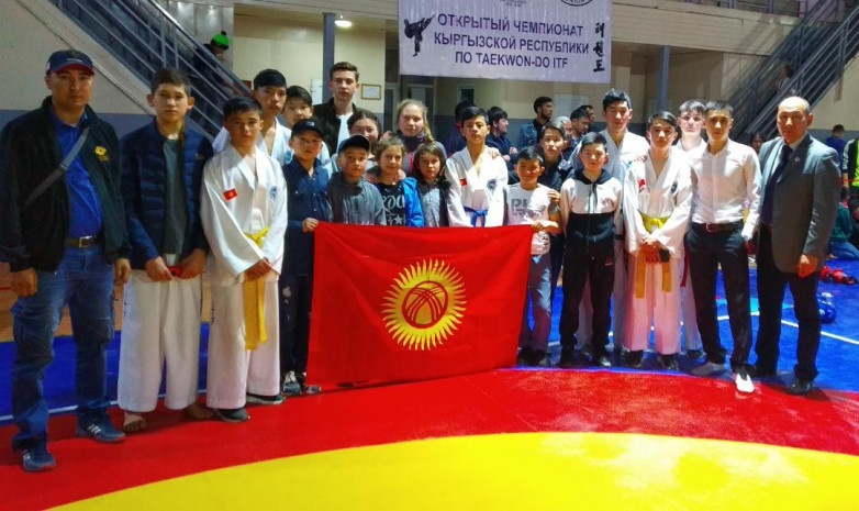 Таэквондисты из Токмока выиграли чемпионат Кыргызстана