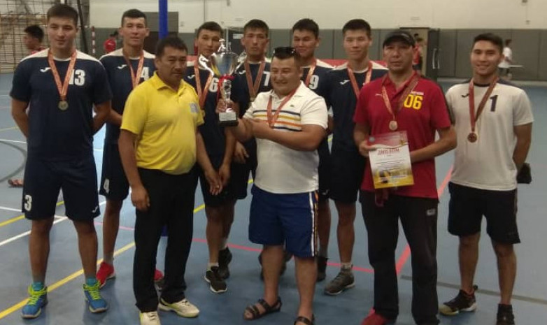 Чемпионат Кыргызстана по волейболу: «Аксы» выиграл Высшую лигу