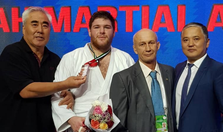 Кыргызстанские дзюдоисты завоевали две бронзы на чемпионате Азии и Океании