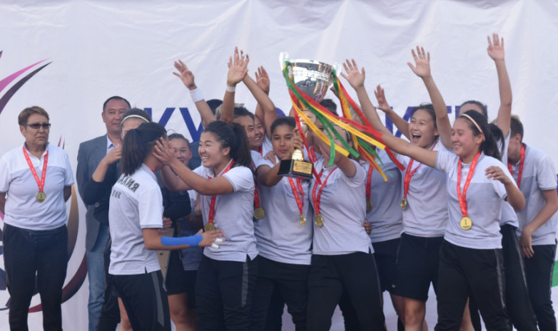 «Азалия» – обладатель Кубка Лиги по женскому футболу