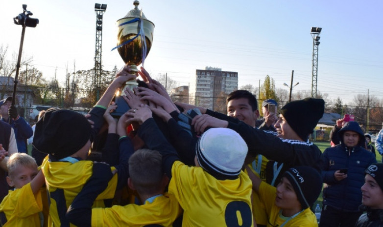 Жас Кыран: Центр детско-юношеского футбола