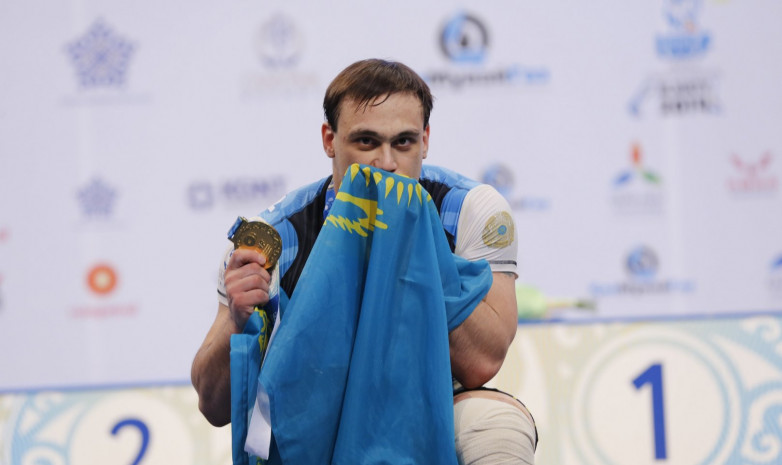 Илья Ильин выиграл золото на чемпионате Международного единства 