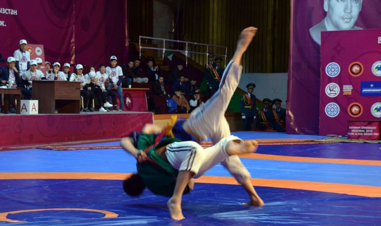 Чемпионат мира по «Алыш»: 4 кыргызстанца вышли в полуфинал