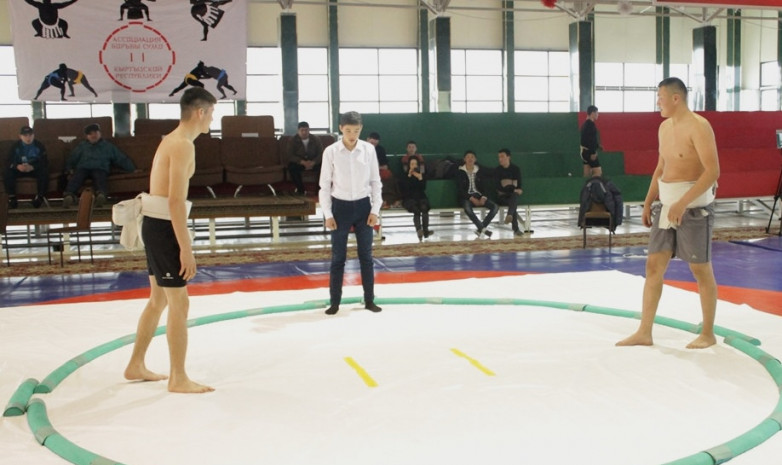 Кыргызстанцы примут участие в чемпионате мира по сумо