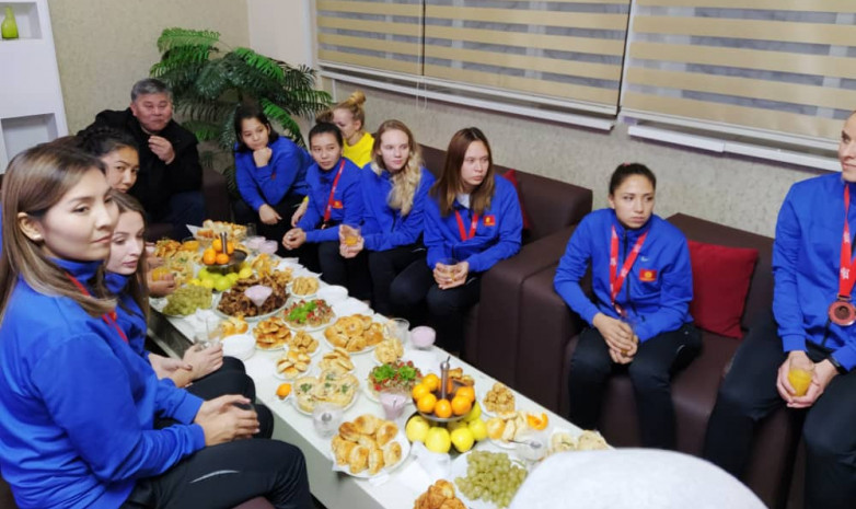 Женская сборная Кыргызстана вернулась в Бишкек