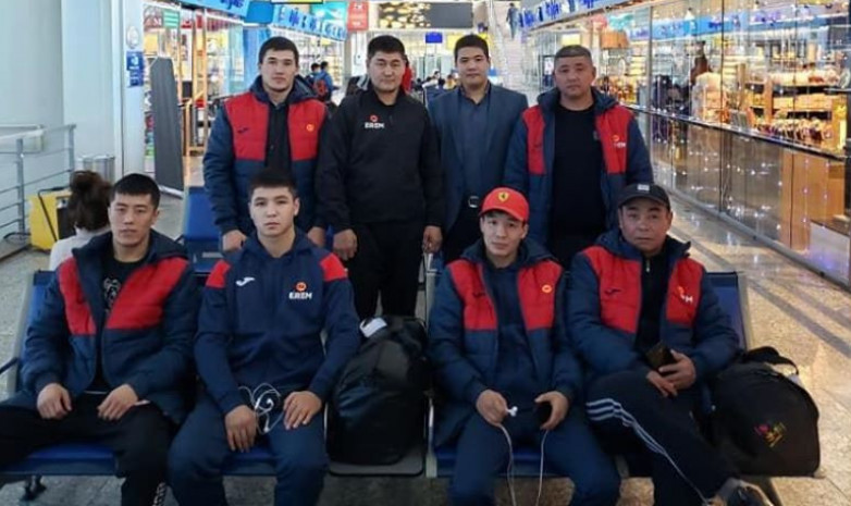 Сборная Кыргызстана отправилась на международный турнир в Россию