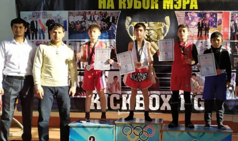 Определились призеры Кубка мэра Узгена по кикбоксингу