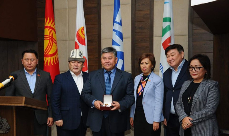 В Бишкеке отметили 90-летие кыргызского волейбола