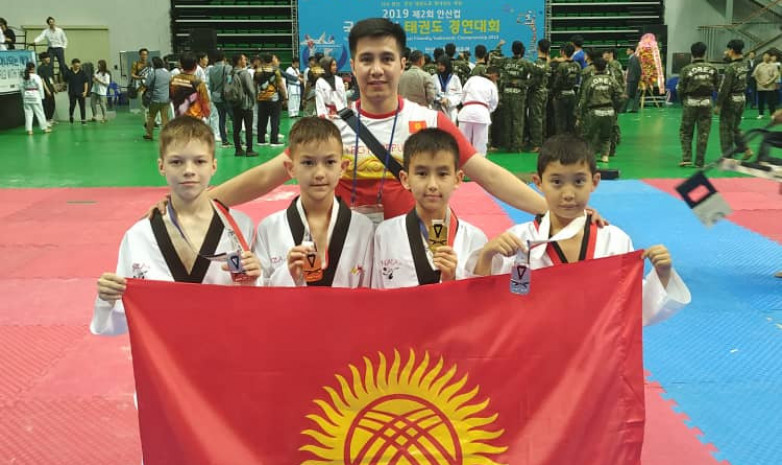 Таэквондисты выиграли три золота на турнире в Корее