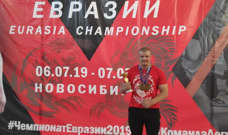 Александр Белимов и Владислав Хозеев выиграли три золота на чемпионате Евразии по пауэрлифтингу