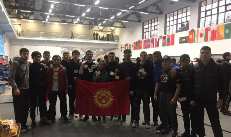 Кыргызстанцы выиграли 13 медалей на турнире по грепплингу в Алматы