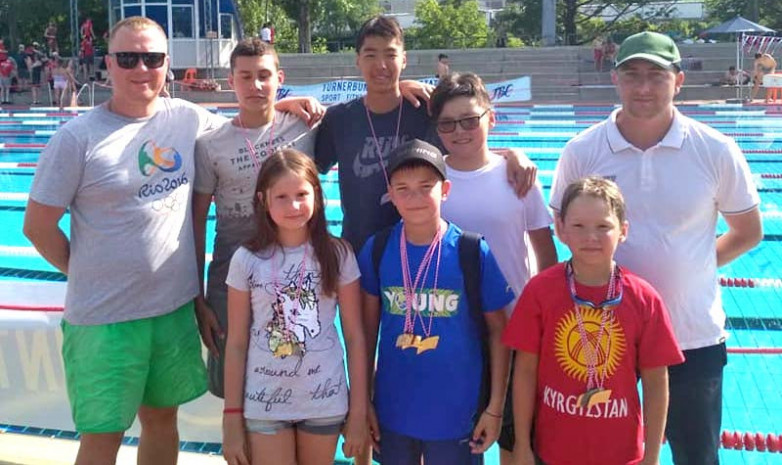 Кыргызстанские пловцы выиграли 14 медалей на турнире в Германии