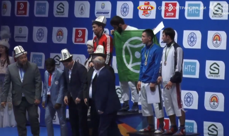Санжар Аманов завоевал серебро чемпионата Азии по кыргыз курошу