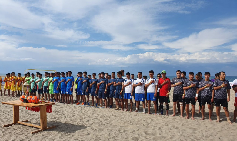 Кубок Кыргызстана по пляжному футболу: «Иссык-Куль» разгромил «Чуй»
