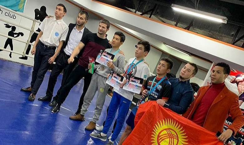 Кикбоксеры завоевали 5 медалей на турнире в Алматы