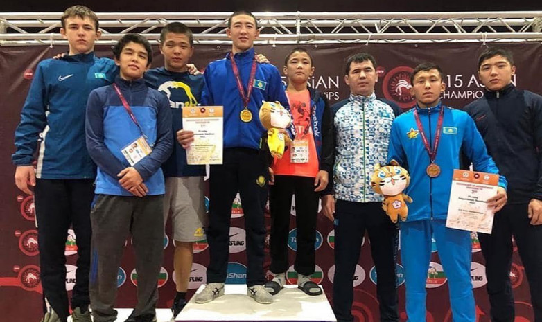 Юношеская сборная Казахстана по вольной борьбе заняла 2-е место на ЧА в Китае