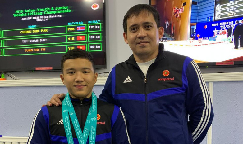Казахстанец стал призером юношеского чемпионата Азии по тяжелой атлетике