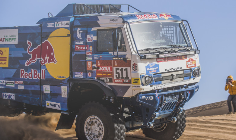 Экипаж Каргинова выиграл девятый этап «Дакара-2020» в классе грузовиков