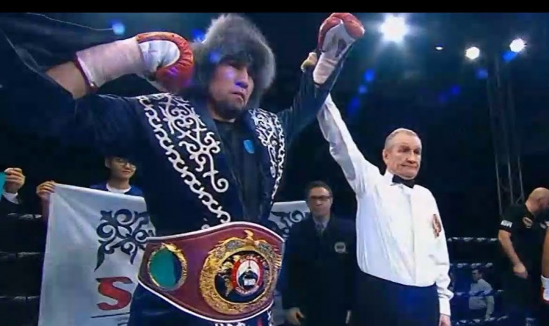 Непобежденному казахстанскому суперсредневесу предложили 3 варианта для защиты своих титулов