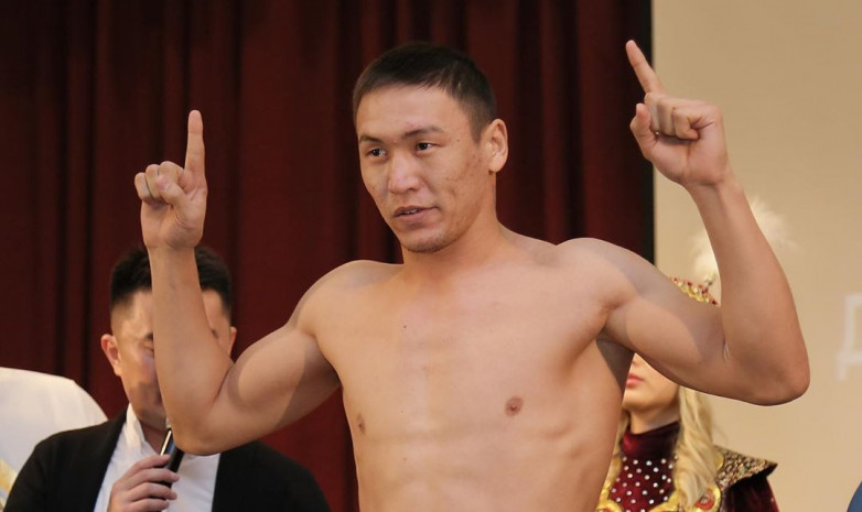 Абай Толеш одержал уверенную победу на вечере бокса в Алматы