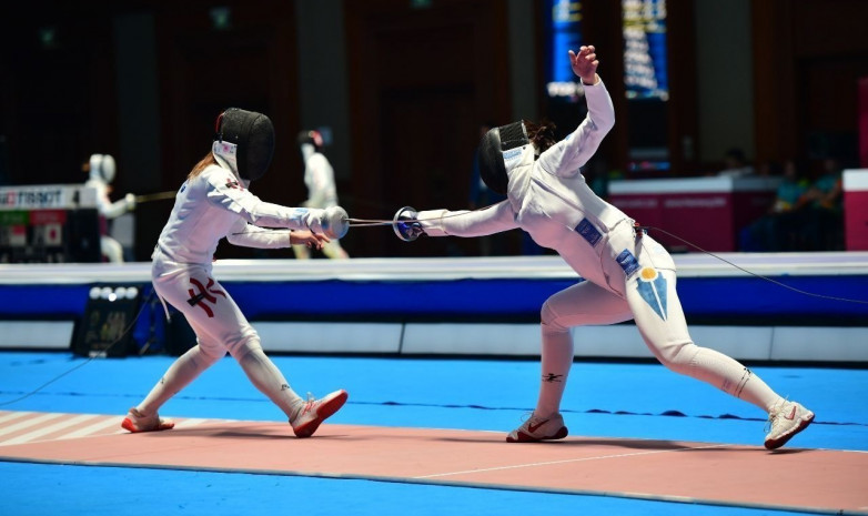 Женская сборная Казахстана по фехтованию стала призером молодежного ЧА