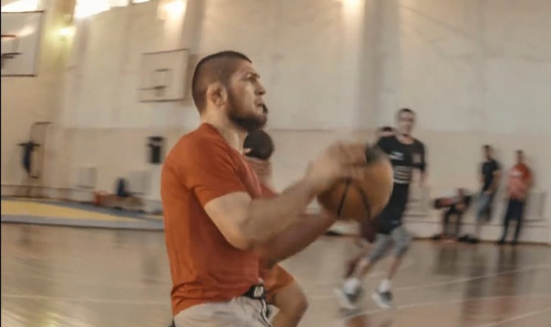 Нурмагомедов Майкл Джорданды баскетбол ойнауға шақырды (видео)