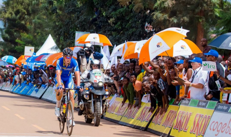 Казахстанский велогонщик Григорий Штейн 24-ый на втором этапе «Тура Руанды» 