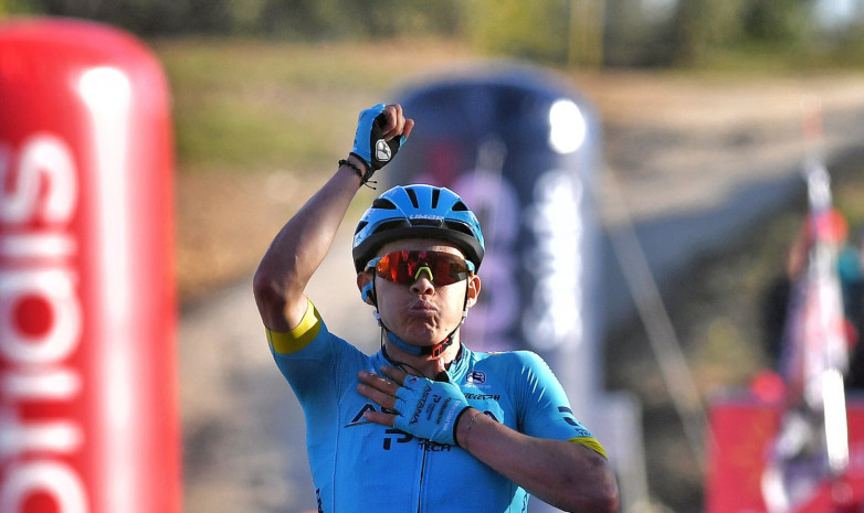 Видеообзор победы велогонщика «Астаны» на четвертом этапе «Вольты Альгарве»
