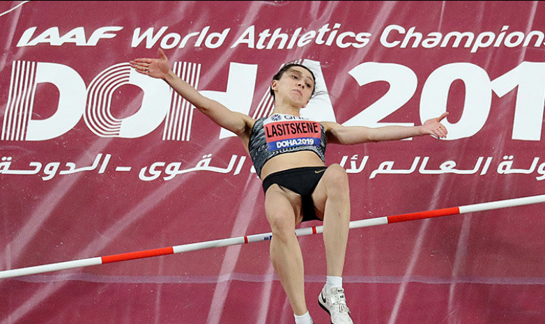 Российская легкоатлетка стала первой в истории трехкратной чемпионкой мира в прыжках в высоту