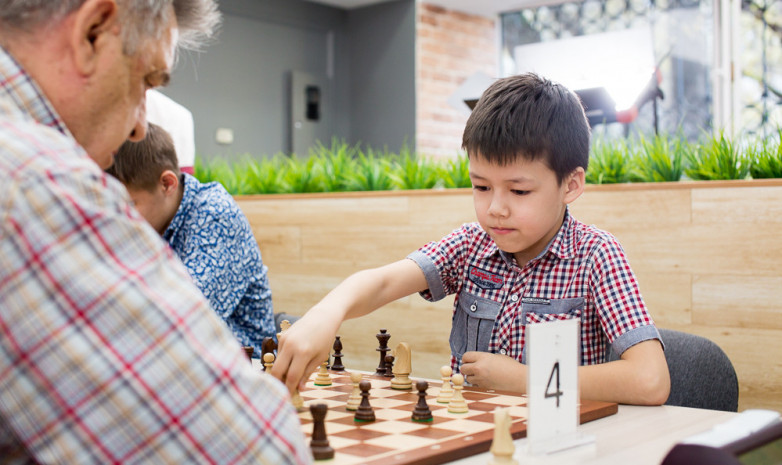 В Алматы прошел шахматный турнир, посвященный Всемирному дню борьбы с инсультом