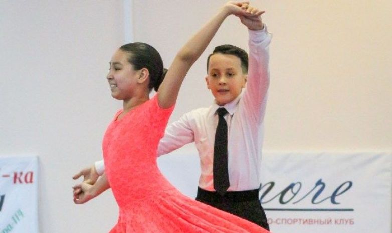 В ВКО проходит открытый чемпионат области по спортивным танцам «AMORE DENSE - 2018»