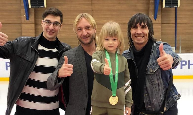 Axel jump разбирается почему первая медаль сына Плющенко вызвала хайп в Сети