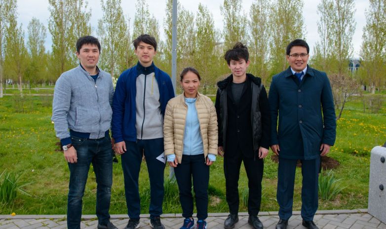 ФОТО. Известные казахстанские спортсмены  посадили деревья на «Аллее чемпионов»
