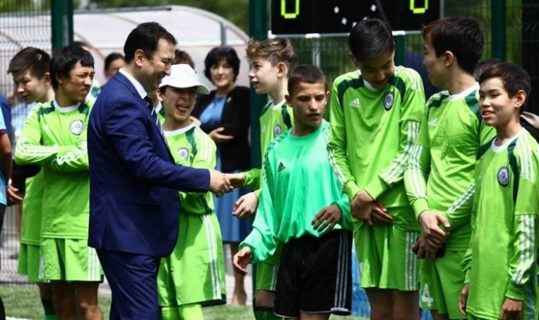 ФОТО. В Алматы открыли футбольное поле для детей с ДЦП   
