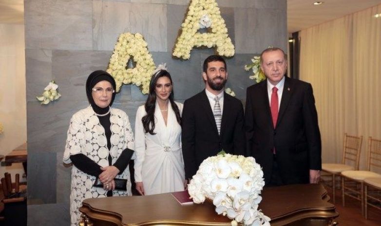 Как Реджеп Эрдоган был свидетелем на свадьбе Арды Турана