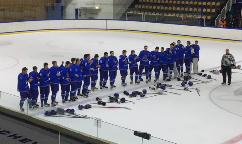 Молодежная сборная Казахстана пока третья на ЧМ по хоккею