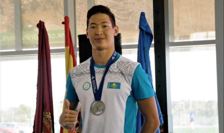 Казахстанский пловец добыл серебро на международном турнире в Малаге 