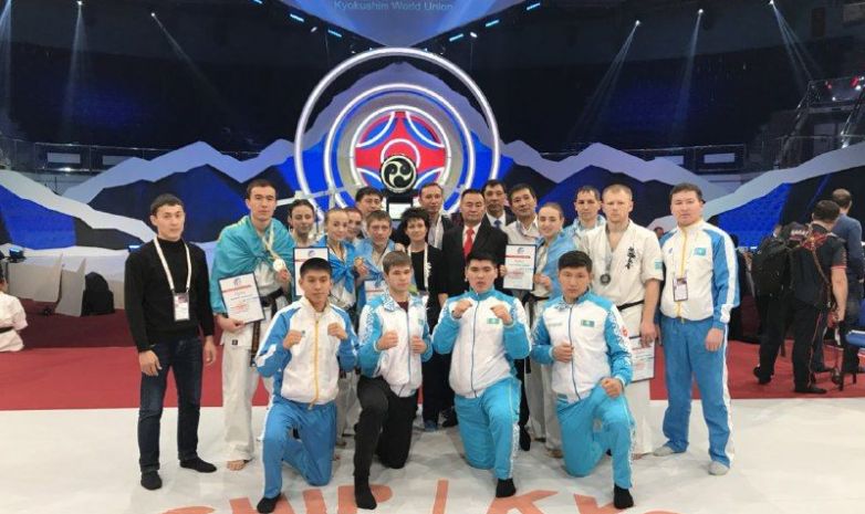 Сборная Казахстана по каратэ завоевала 5 медалей на чемпионате мира